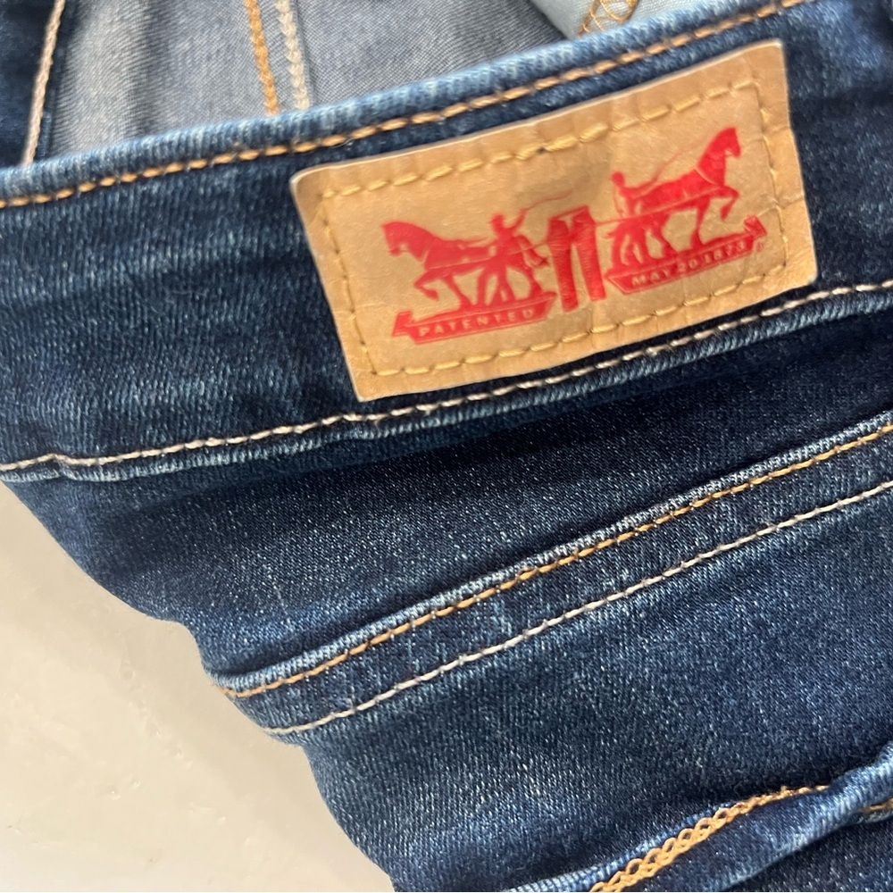 Levi's dark wash Blue Skinny Jeans Premium Denim Fit - Picture 3 of 4